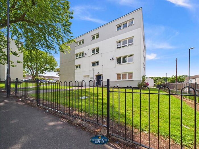 2 Bedroom Flat For Sale In Raphael Close, Whoberley, Coventry, West Midlands, CV5