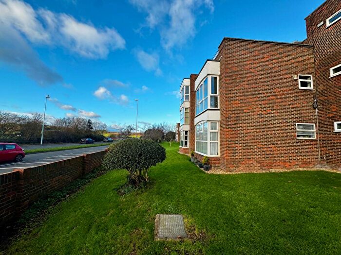 2 Bedroom Flat To Rent In The Strand, Goring By Sea, BN12