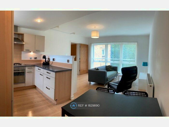 2 Bedroom Flat To Rent In Mcphail Street, Glasgow, G40