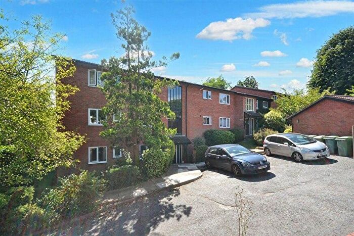 1 Bedroom Flat To Rent In Battlefield Road, St Albans, AL1
