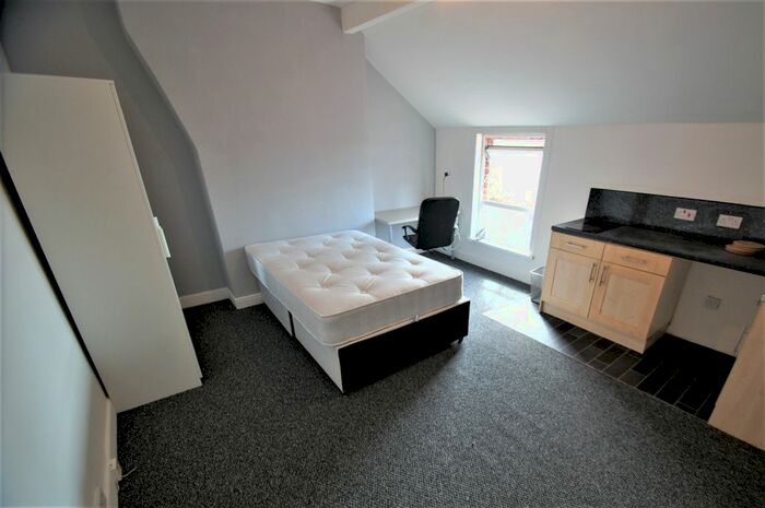 Studio To Rent In Flat Holyhead Road, Coundon, CV1