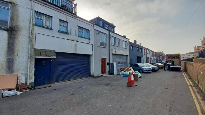 2 Bedroom Apartment To Rent In Tudor Lane, Riverside, Cardiff, CF11