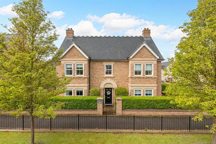 4 Bedroom Detached House To Rent In Paxton Drive, Fairfield, Hitchin, SG5