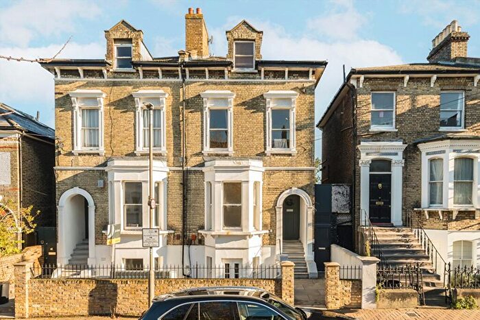 2 Bedroom Flat For Sale In Ramsden Road, Balham, SW12