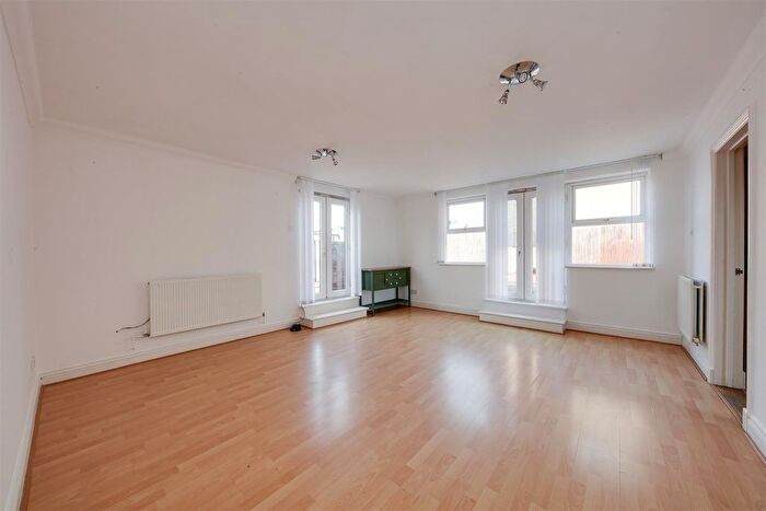 2 Bedroom Flat To Rent In Regents Gate House, Horseferry Road, E14