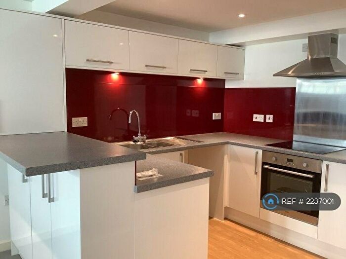 2 Bedroom Flat To Rent In New Pharos House, Dover, CT17