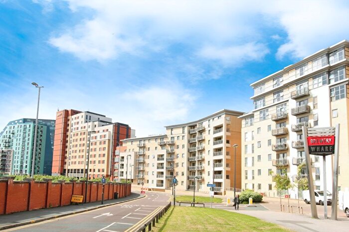 2 Bedroom Flat To Rent In Bowman Lane, Hunslet, Leeds, West Yorkshire, LS10