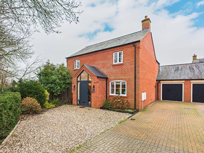 4 Bedroom Detached House To Rent In Peace Hill, Bugbrooke, NN7