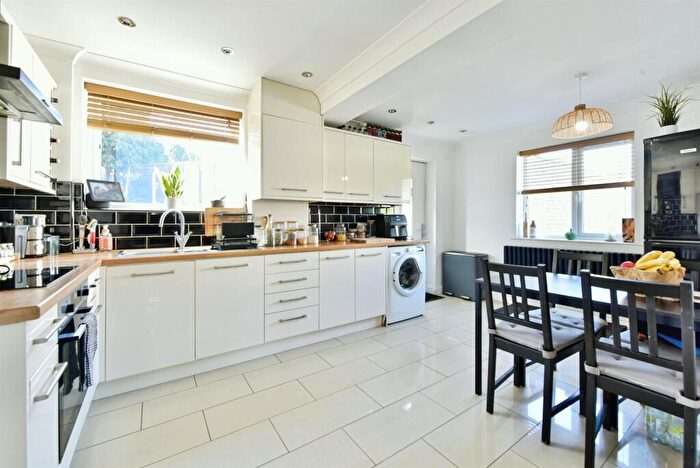 2 Bedroom Semi-Detached House For Sale In Jewitt Road, Rotherham, S61