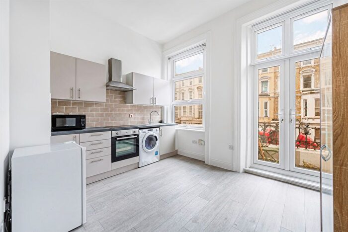 Studio To Rent In Warwick Road, London, SW5