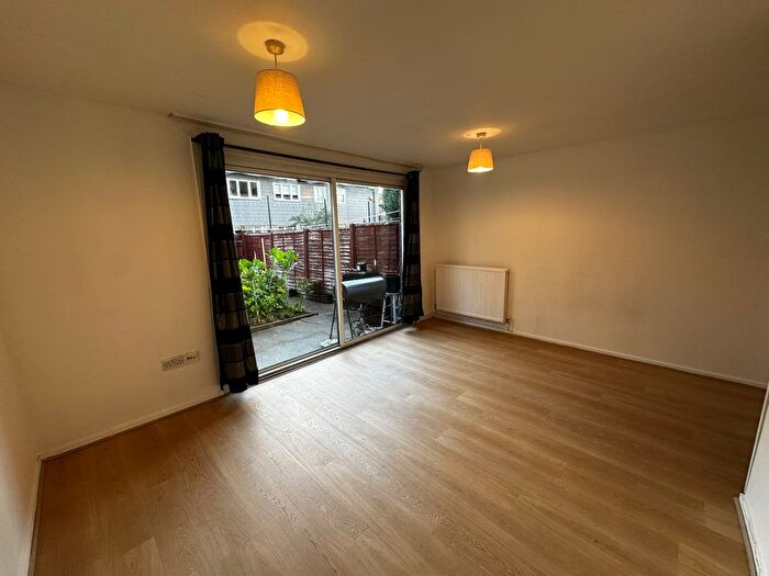 3 Bedroom Terraced House To Rent In Bed, Mildmay Street, London, N1