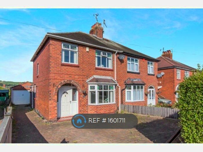 3 Bedroom Semi-Detached House To Rent In Moorfield Avenue, Congleton, ST8