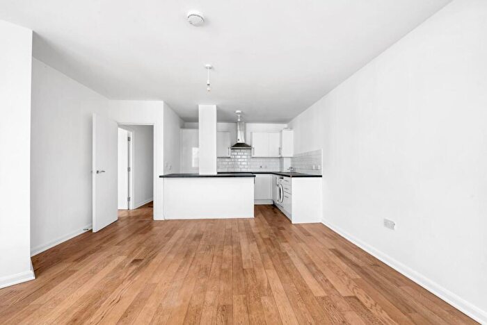 2 Bedroom Apartment To Rent In The Town, Enfield, EN2