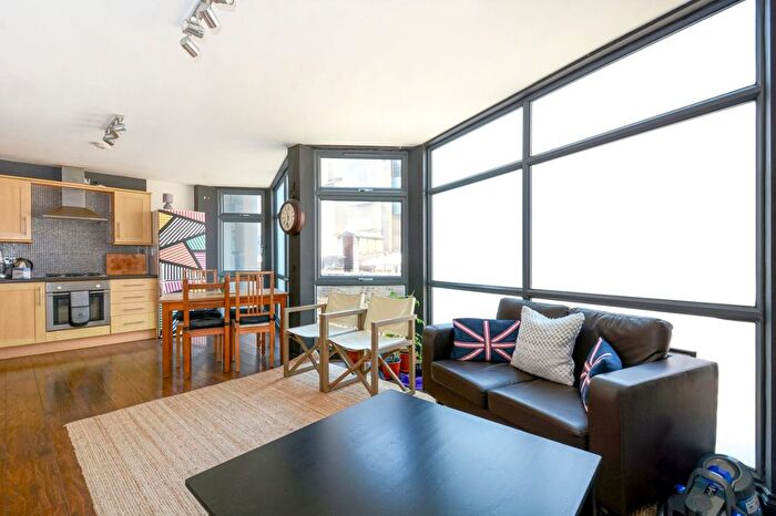 2 Bedroom Flat To Rent In Nagpal House, Gunthorpe Street, E1