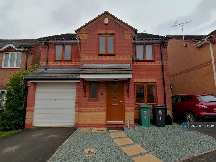 4 Bedroom Detached House To Rent In Beechdale Road, Alfreton, DE55