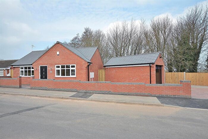 2 Bedroom Detached Bungalow To Rent In Saville Road, Sutton-In-Ashfield, NG17