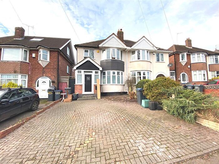 3 Bedroom House To Rent In White Road, Quinton, Birmingham, B32