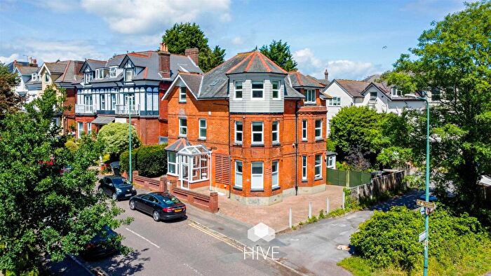 8 Bedroom Detached House For Sale In Gardens View, Bournemouth, BH1