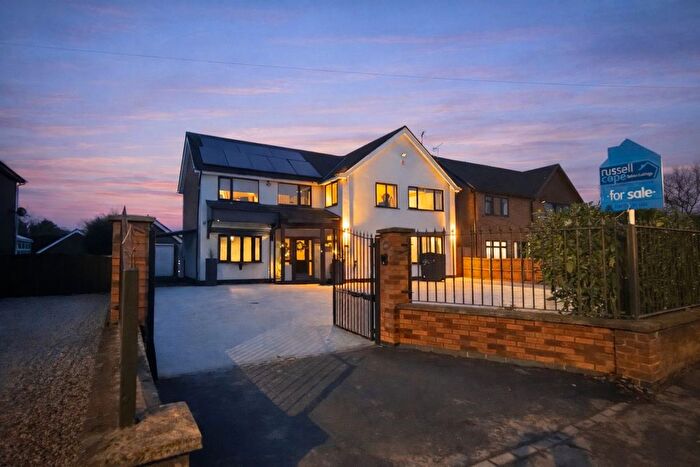 4 Bedroom Detached House For Sale In Heath Road, Bedworth, CV12