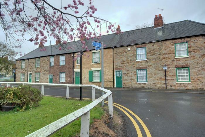 3 Bedroom House To Rent In Gilesgate, DH1