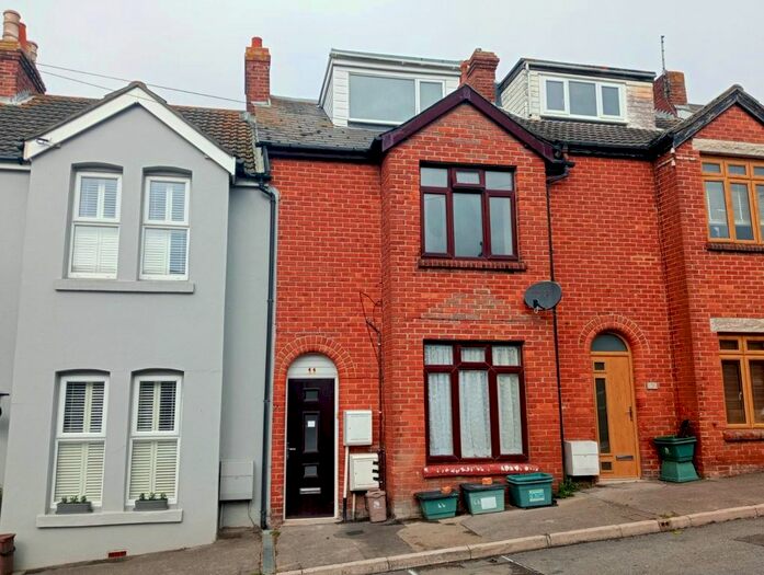 1 Bedroom Flat To Rent In Clearmount Road, Weymouth, DT4