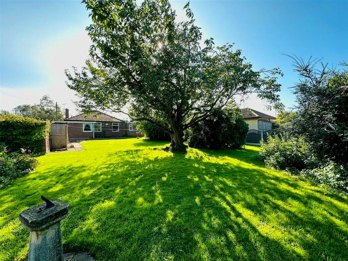 4 Bedroom Detached Bungalow For Sale In Lodge Lane, Gowdall, Goole, DN14