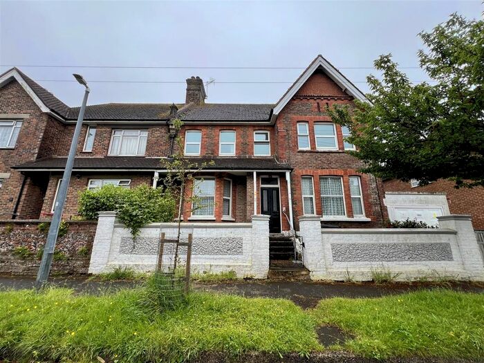 2 Bedroom Flat To Rent In St Davids Avenue, Bexhill On Sea, TN40