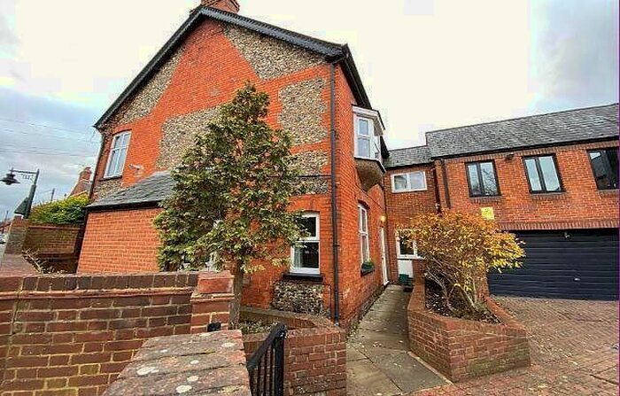 1 Bedroom Flat To Rent In Greys Road, Henley-On-Thames RG9