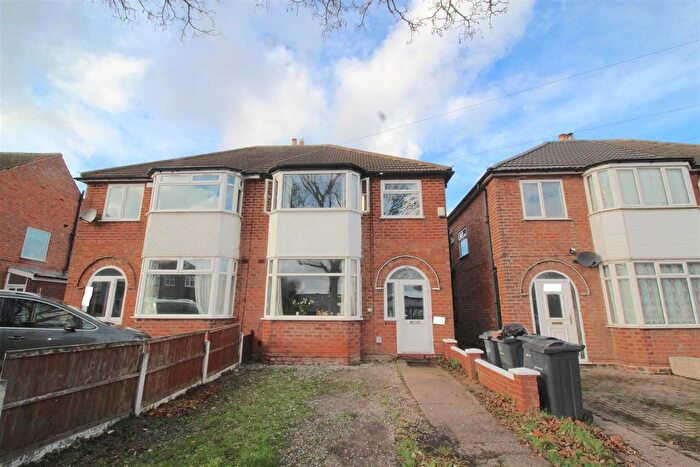 3 Bedroom Semi Detached House For Sale In Chaffcombe Road, Birmingham, B26