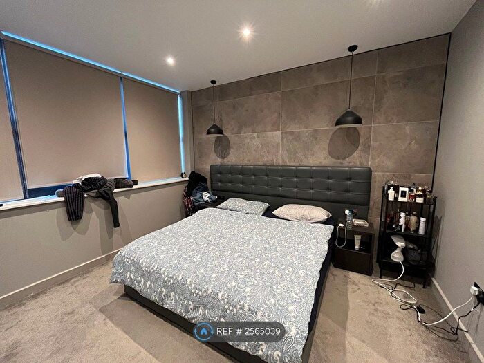 Studio To Rent In Trafalgar House, Leeds, LS1