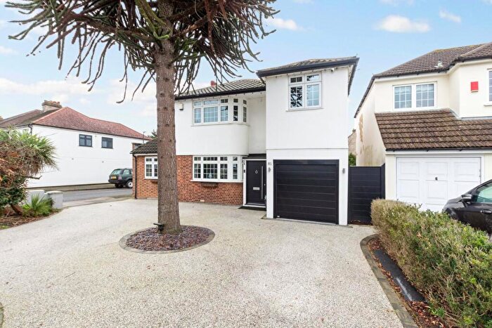 4 Bedroom Detached House For Sale In Blendon Road, Bexley, DA5