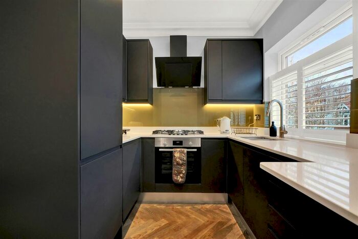 1 Bedroom Flat To Rent In Woodstock Avenue, London, W13