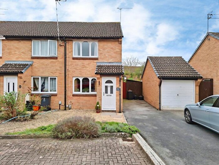 2 Bedroom Terraced House For Sale In Marney Road, Swindon, Wiltshire, SN5