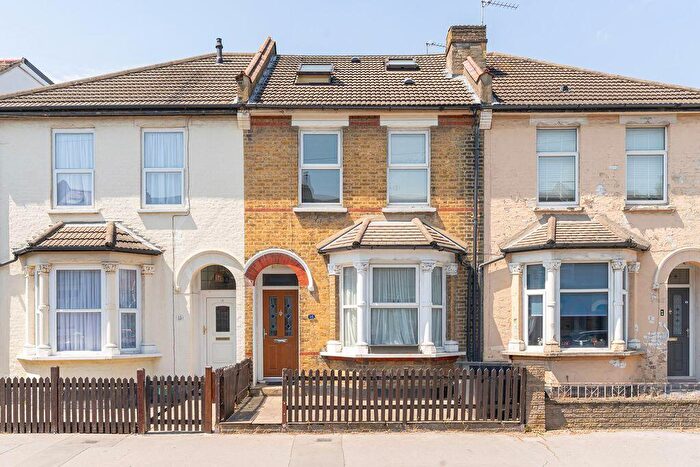 4 Bedroom Terraced House For Sale In Benson Road, Croydon, CR0