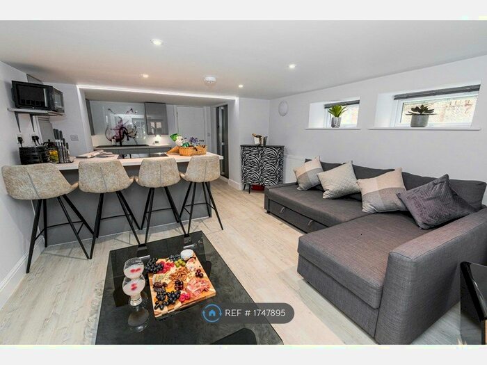 1 Bedroom Flat To Rent In Approach Road, Poole, BH14