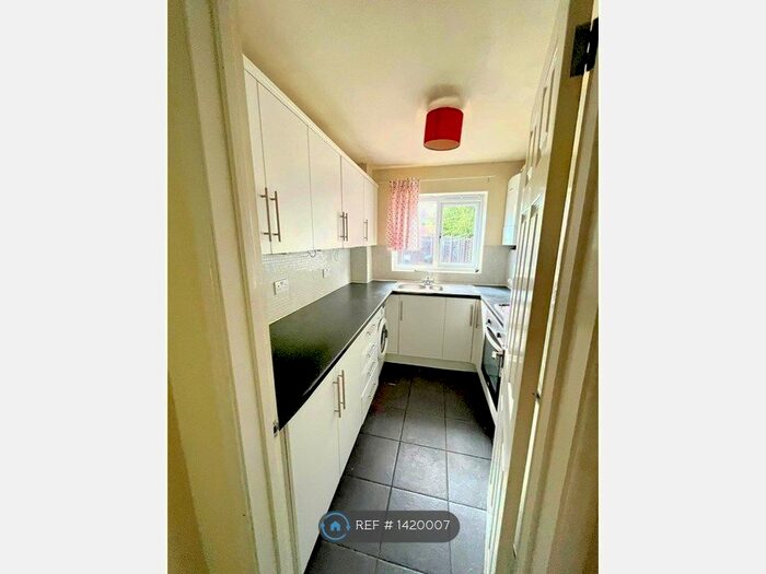 3 Bedroom Terraced House To Rent In Goodman Park, Slough, SL2