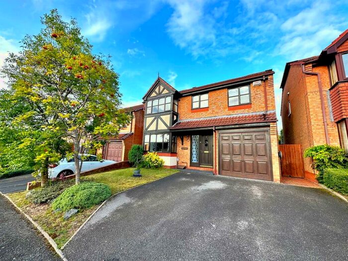 4 Bedroom House To Rent In Highview Drive, Kingswinford, DY6