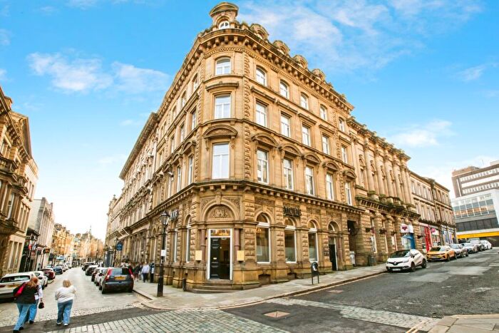 1 Bedroom Flat For Sale In Crossley Street, Halifax, West Yorkshire, HX1