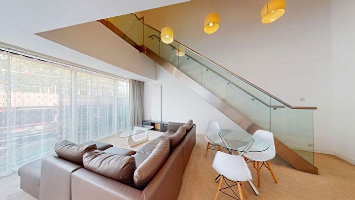1 Bedroom Flat To Rent In New Street, The Rotunda, B2