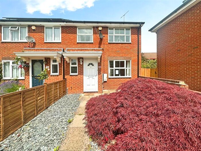 3 Bedroom Terraced House For Sale In Whitwell Close, Luton, Bedfordshire, LU3