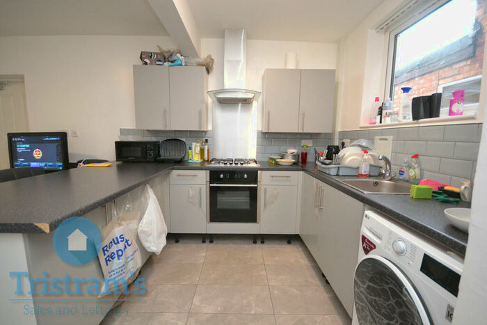6 Bedroom Semi-Detached House To Rent In Lower Road, Beeston, NG9