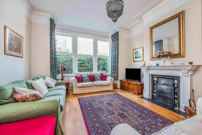 4 Bedroom Terraced House To Rent In Tradescant Road, Vauxhall, London, SW8