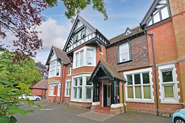 2 Bedroom Flat To Rent In Wake Green Road, Moseley, Birmingham, B13