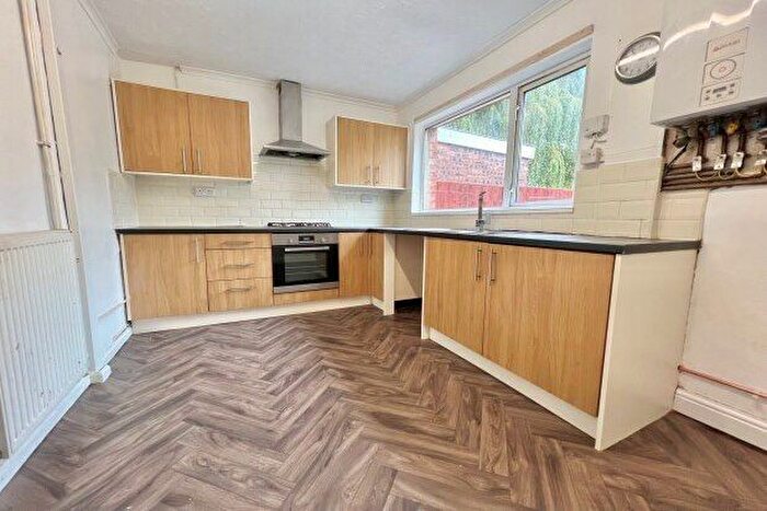 3 Bedroom Semi-Detached House To Rent In Blackthorne Road, Walsall, WS5