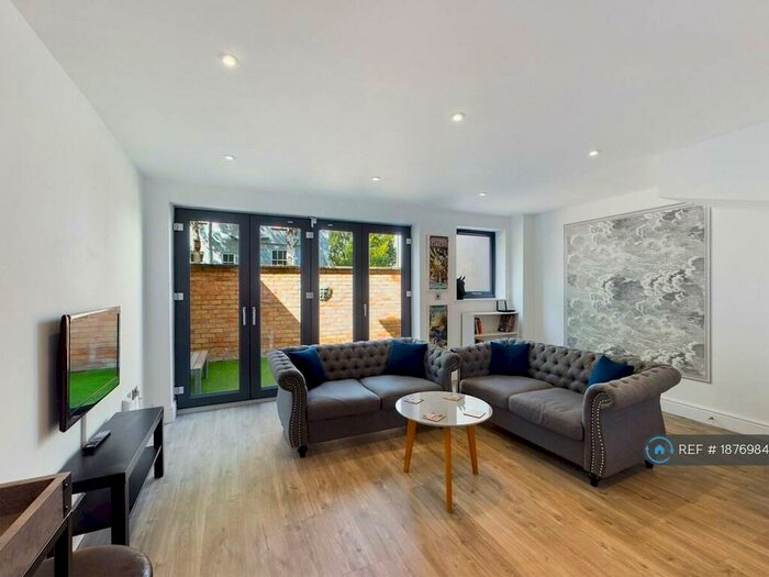 3 Bedroom Terraced House To Rent In Wellington Lane, Cheltenham, GL50