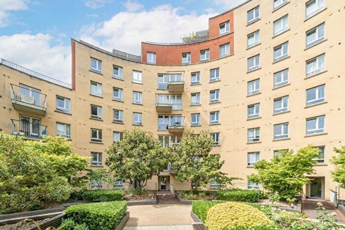 2 Bedroom Flat To Rent In Carronade Court, Islington, N7