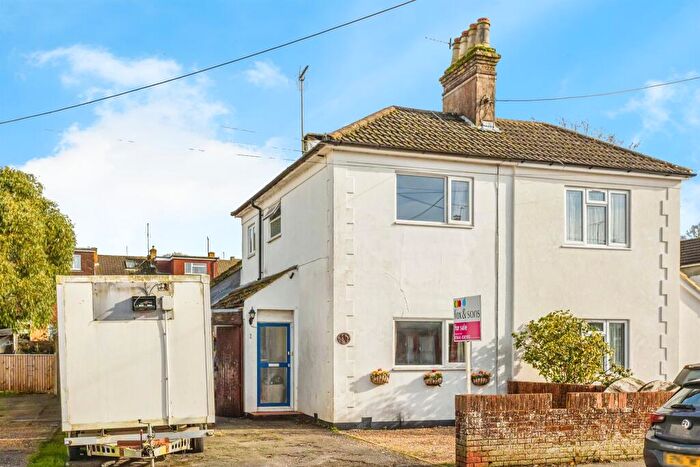 3 Bedroom Semi-Detached House For Sale In Wivelsfield Road, Haywards Heath, RH16