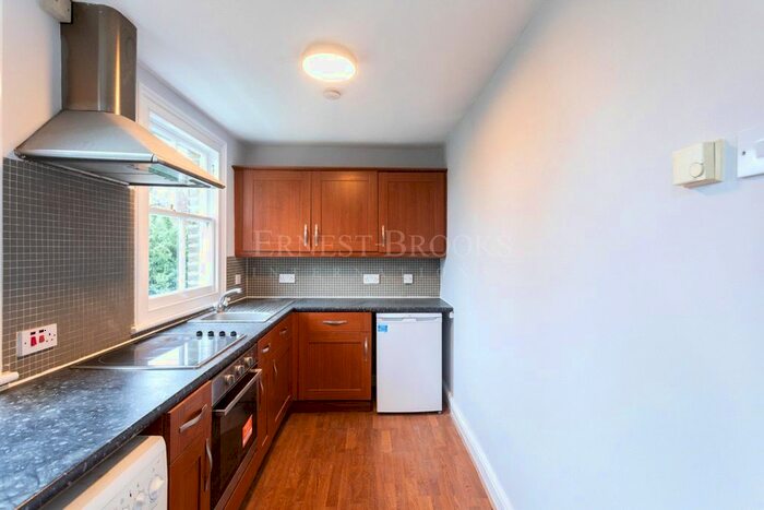 1 Bedroom Flat To Rent In Pepys Road, New Cross, SE14