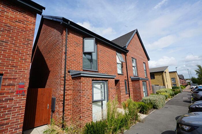 4 Bedroom Semi-Detached House To Rent In Dovestone Close, West Thurrock, Grays, RM20