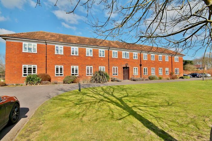 1 Bedroom Maisonette For Sale In Bakersgate Gardens, Pirbright, Woking, GU24